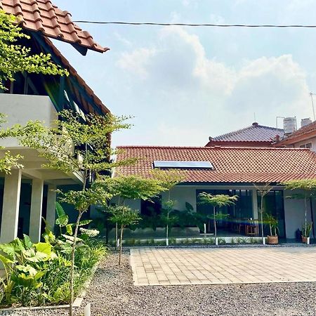 Fx Stay & Coffee Yogyakarta Exterior foto