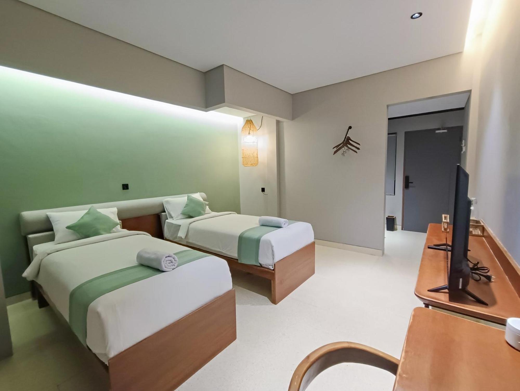 Fx Stay & Coffee Yogyakarta Exterior foto