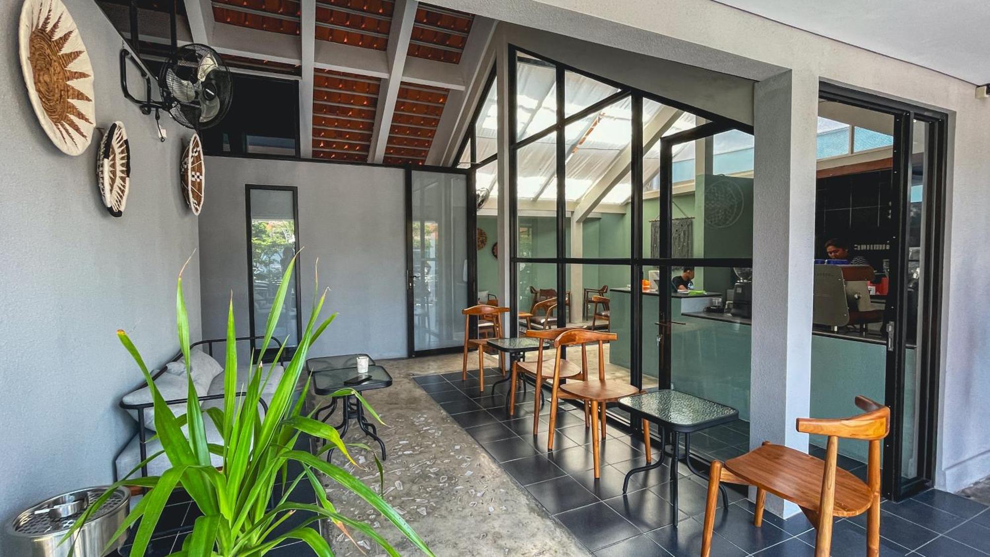 Fx Stay & Coffee Yogyakarta Exterior foto